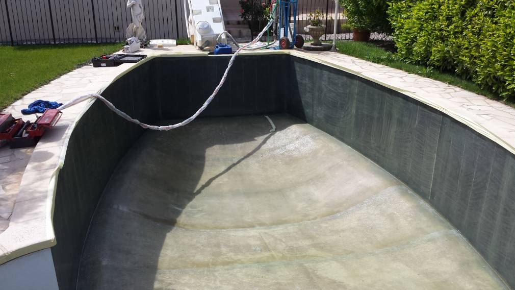 piscine en panneaux de polypropylène sur AIX EN PROVENCE