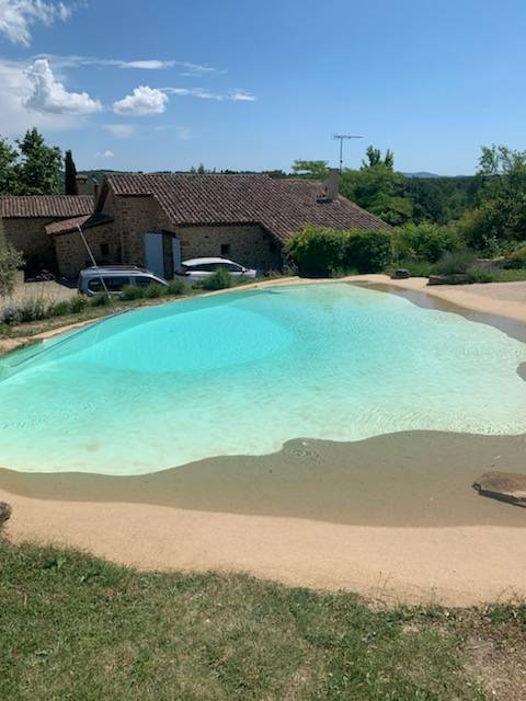 Rénovation piscine à débordement réalisation étanchéité stratification propriété Fuveau