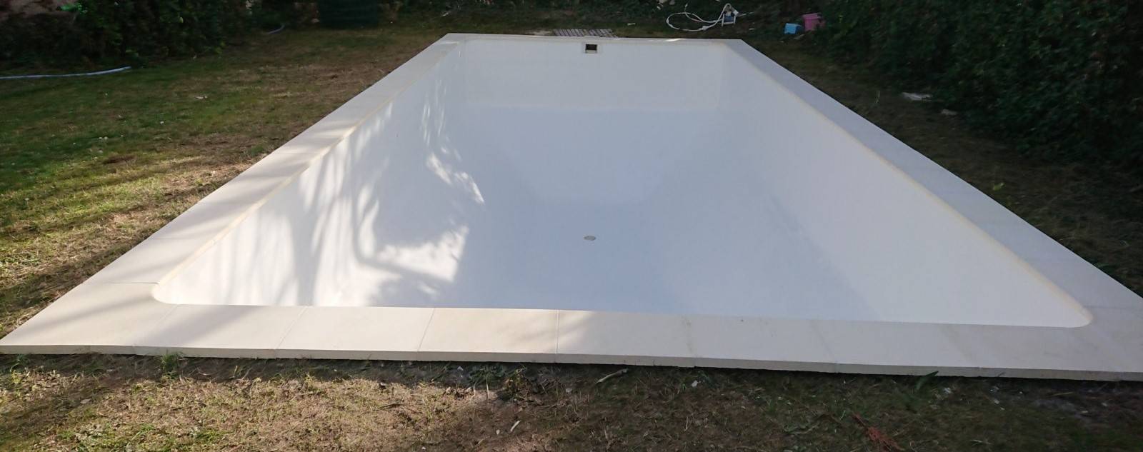 piscine étanché et rénovée avec margelles par PSR
