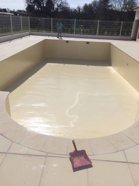 étanchéité fini d'une piscine béto